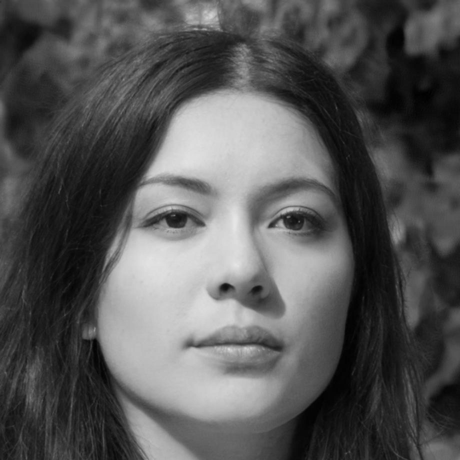 Sophie Martineau, experte en analyse financière